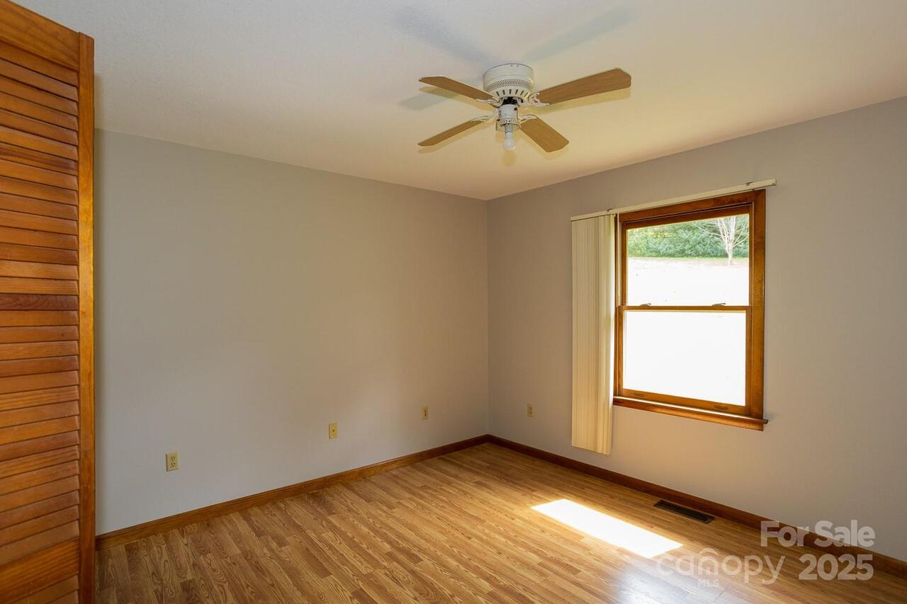 Listing Photo 34