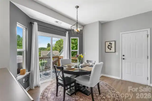 Listing Photo 10