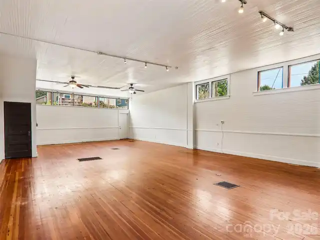 Listing Photo 29