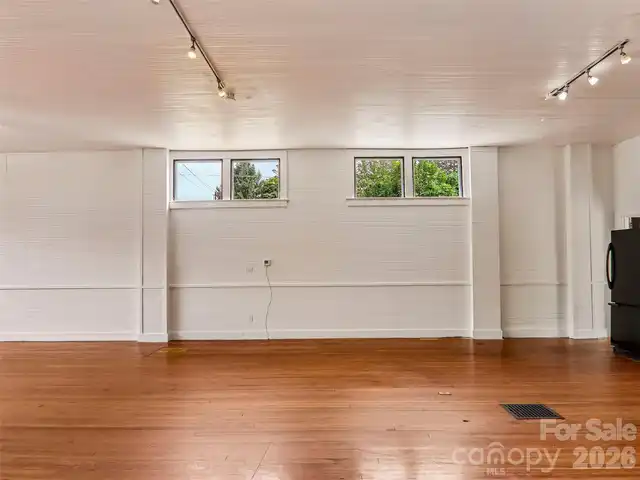Listing Photo 32
