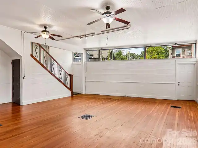 Listing Photo 34