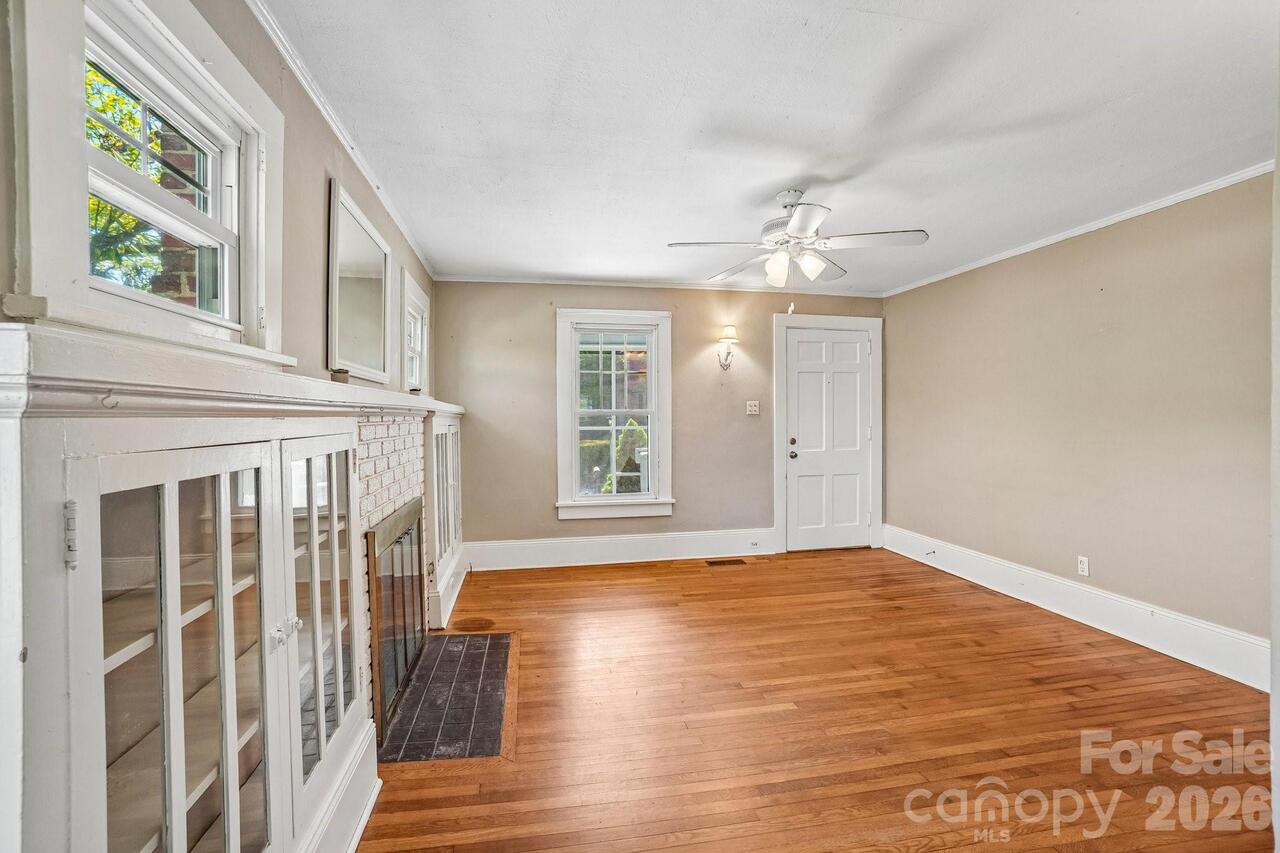 Listing Photo 6