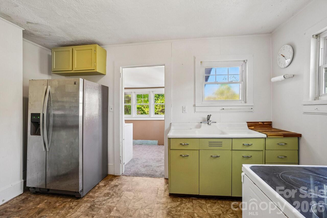 Listing Photo 9