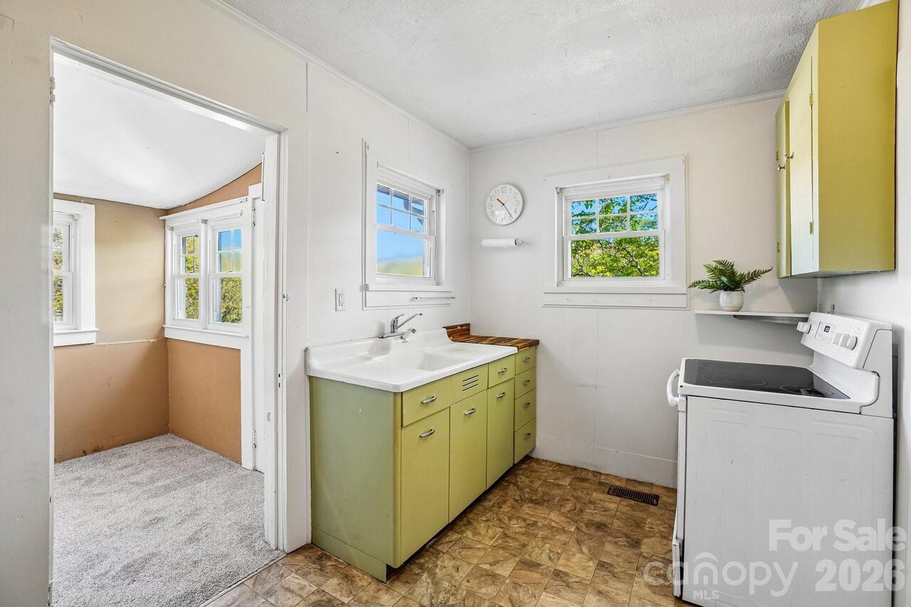 Listing Photo 10