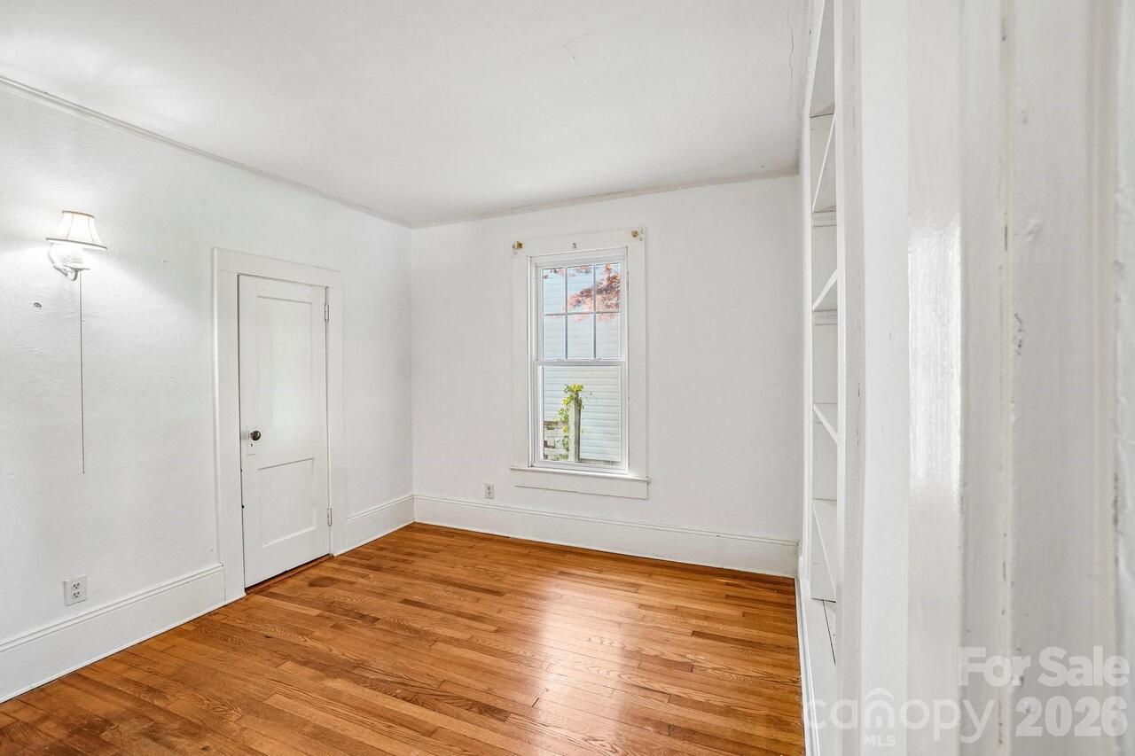 Listing Photo 17