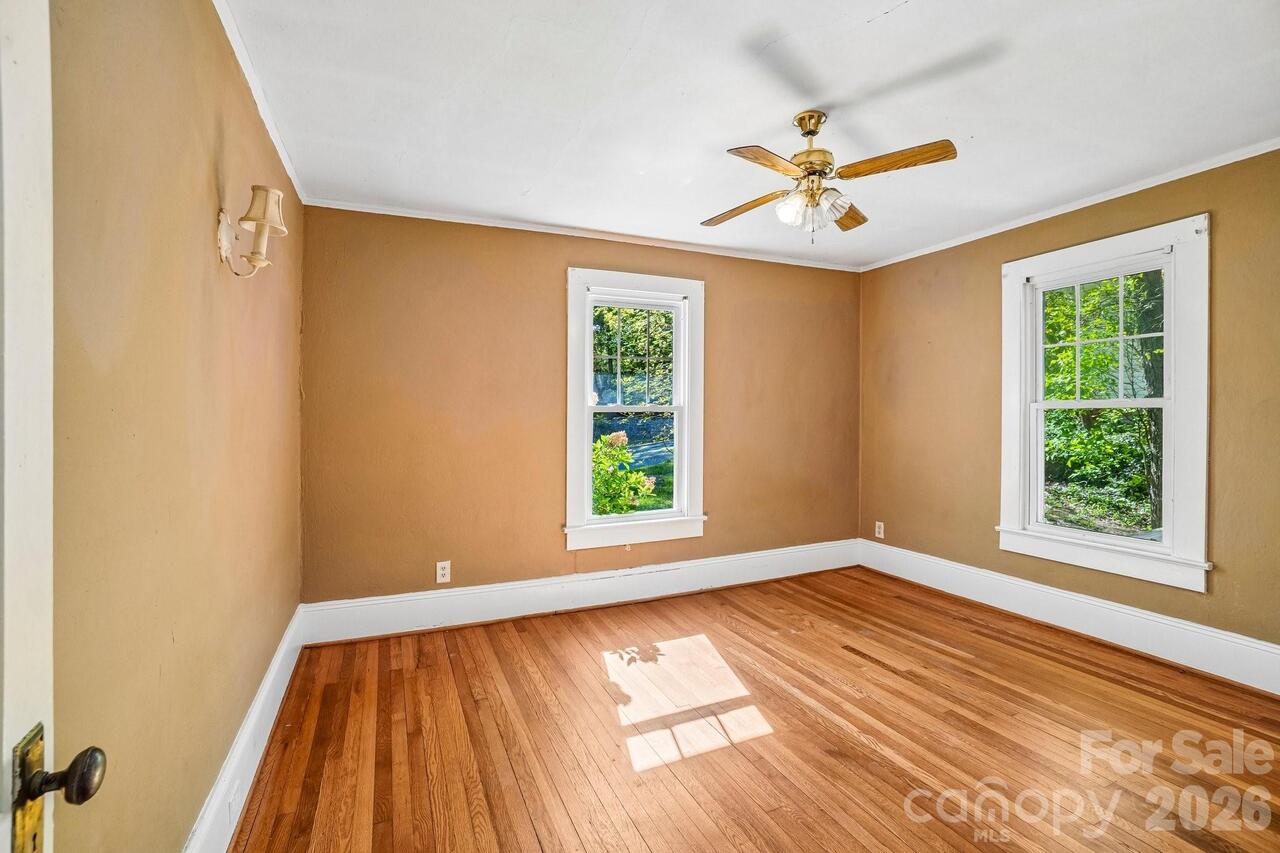 Listing Photo 18
