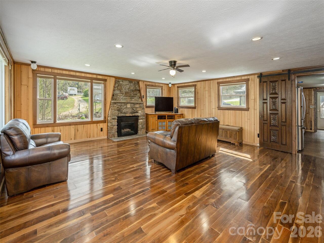 Listing Photo 5