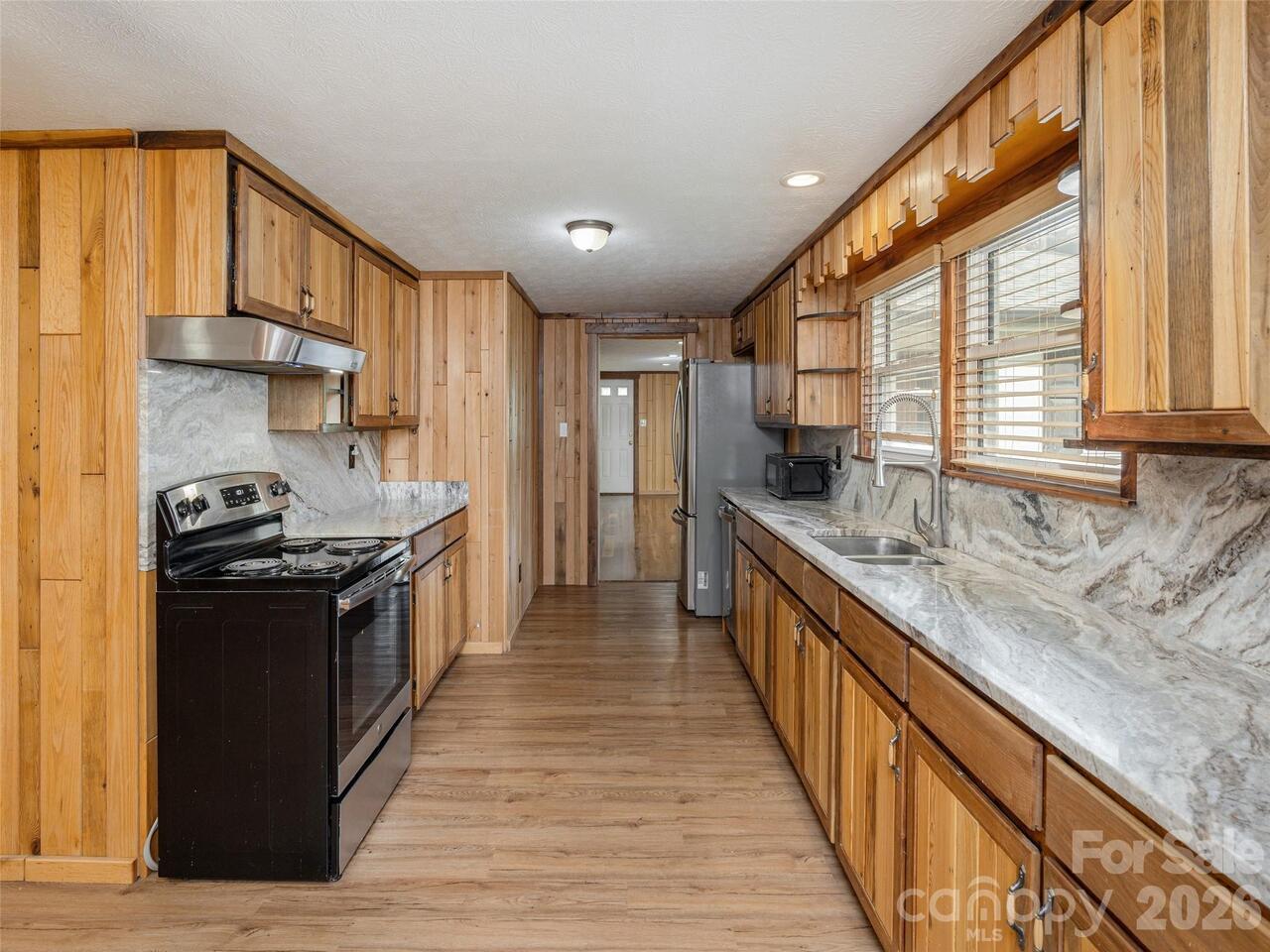 Listing Photo 9
