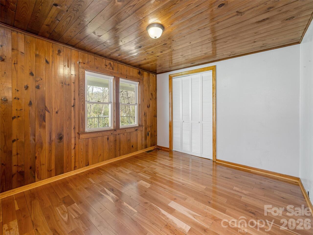 Listing Photo 14
