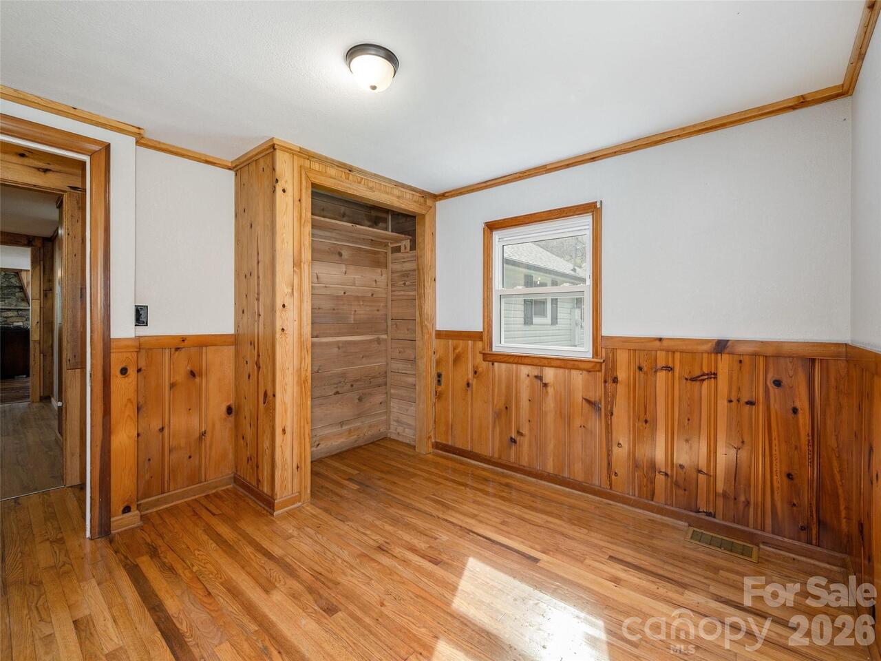 Listing Photo 15