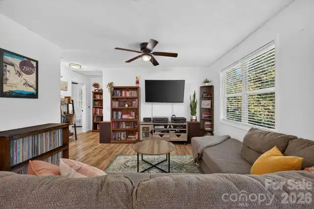 Listing Photo 5