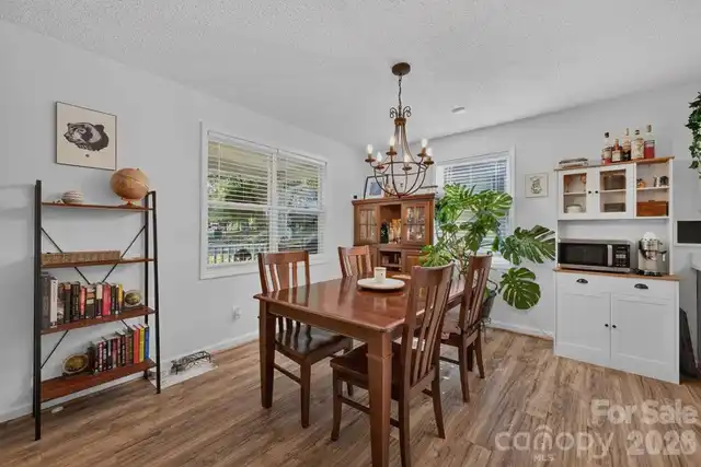 Listing Photo 10