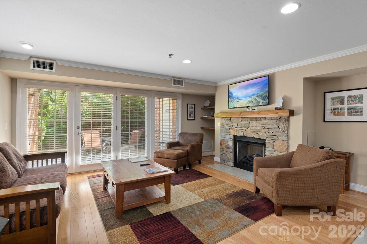 Listing Photo 8