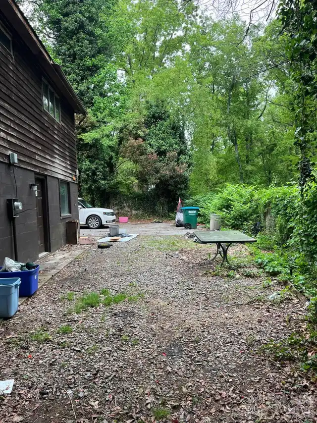 Listing Photo 9