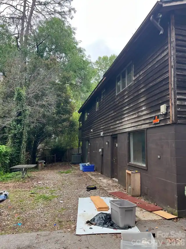 Listing Photo 11