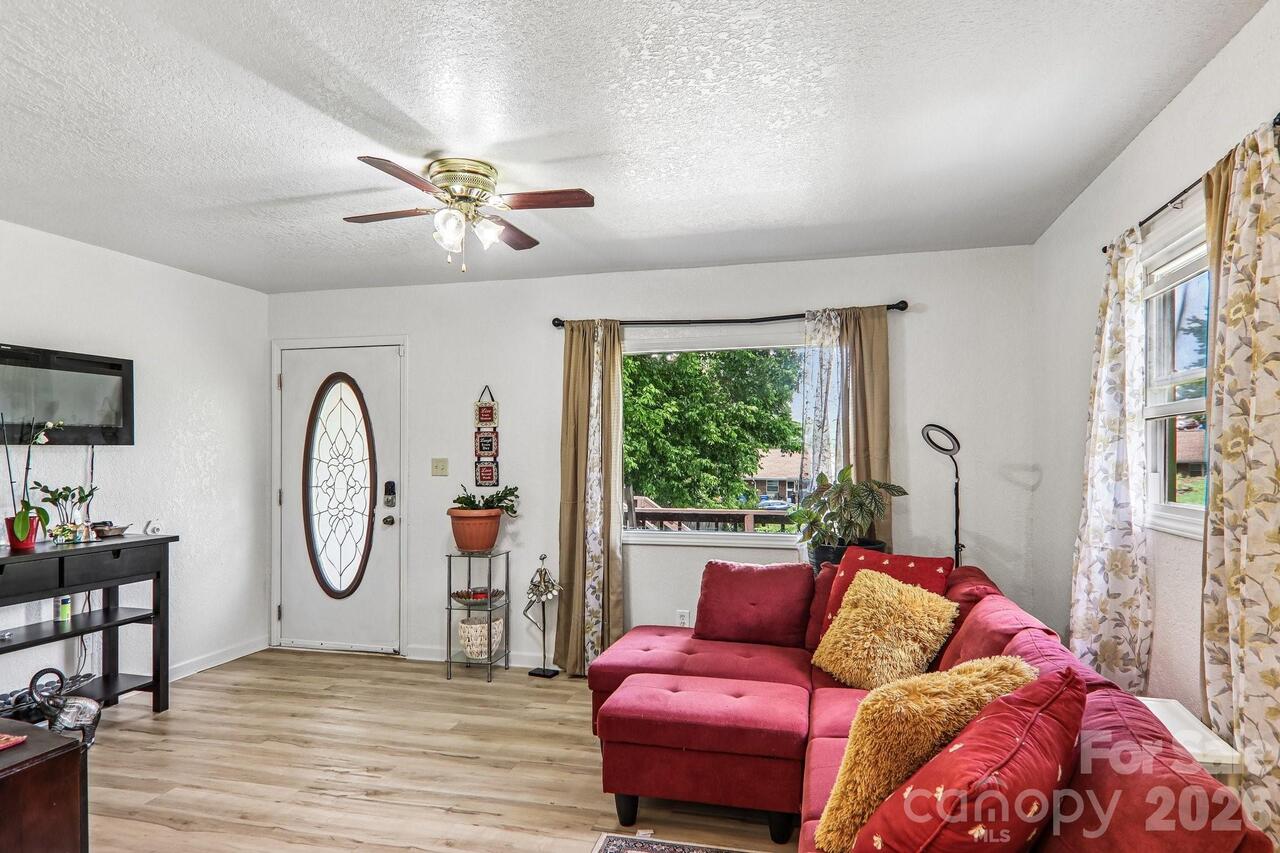 Listing Photo 6