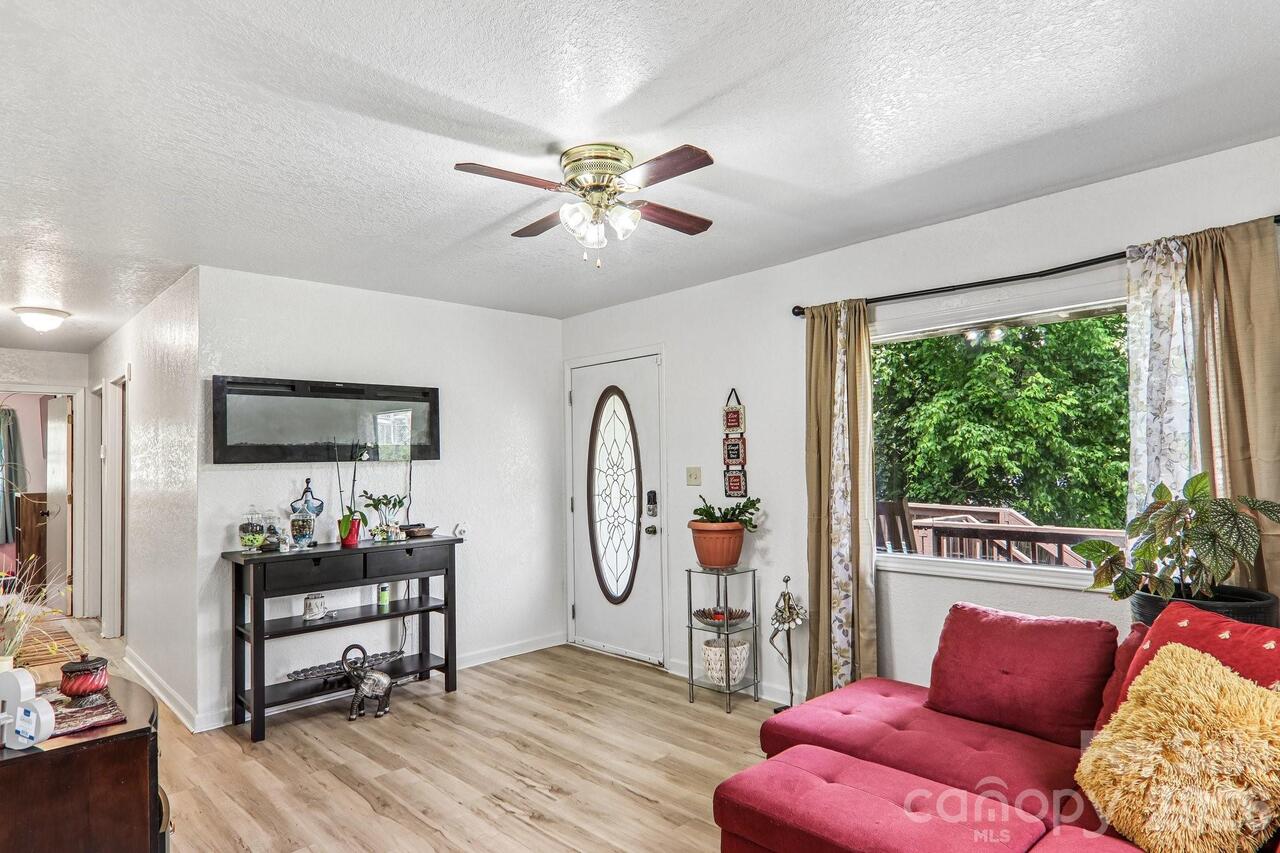 Listing Photo 7