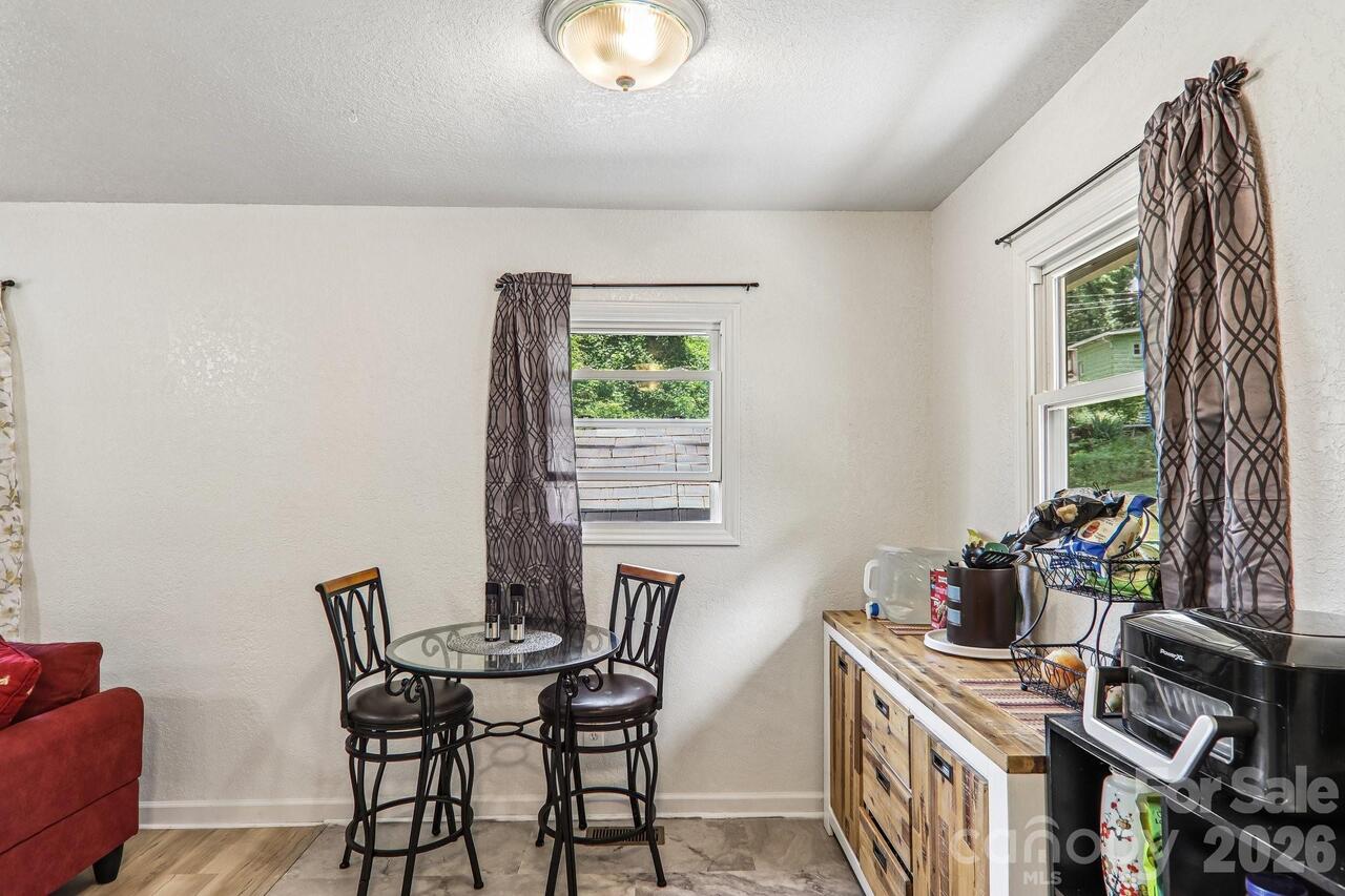 Listing Photo 10