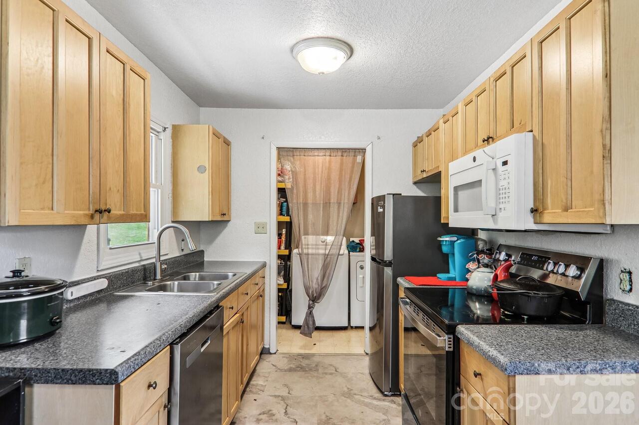 Listing Photo 14