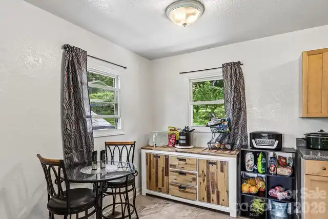 Listing Photo 12