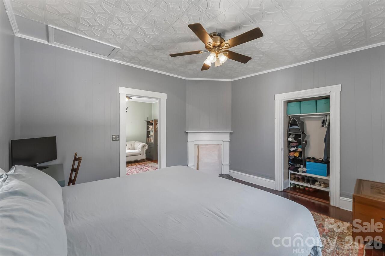 Listing Photo 10