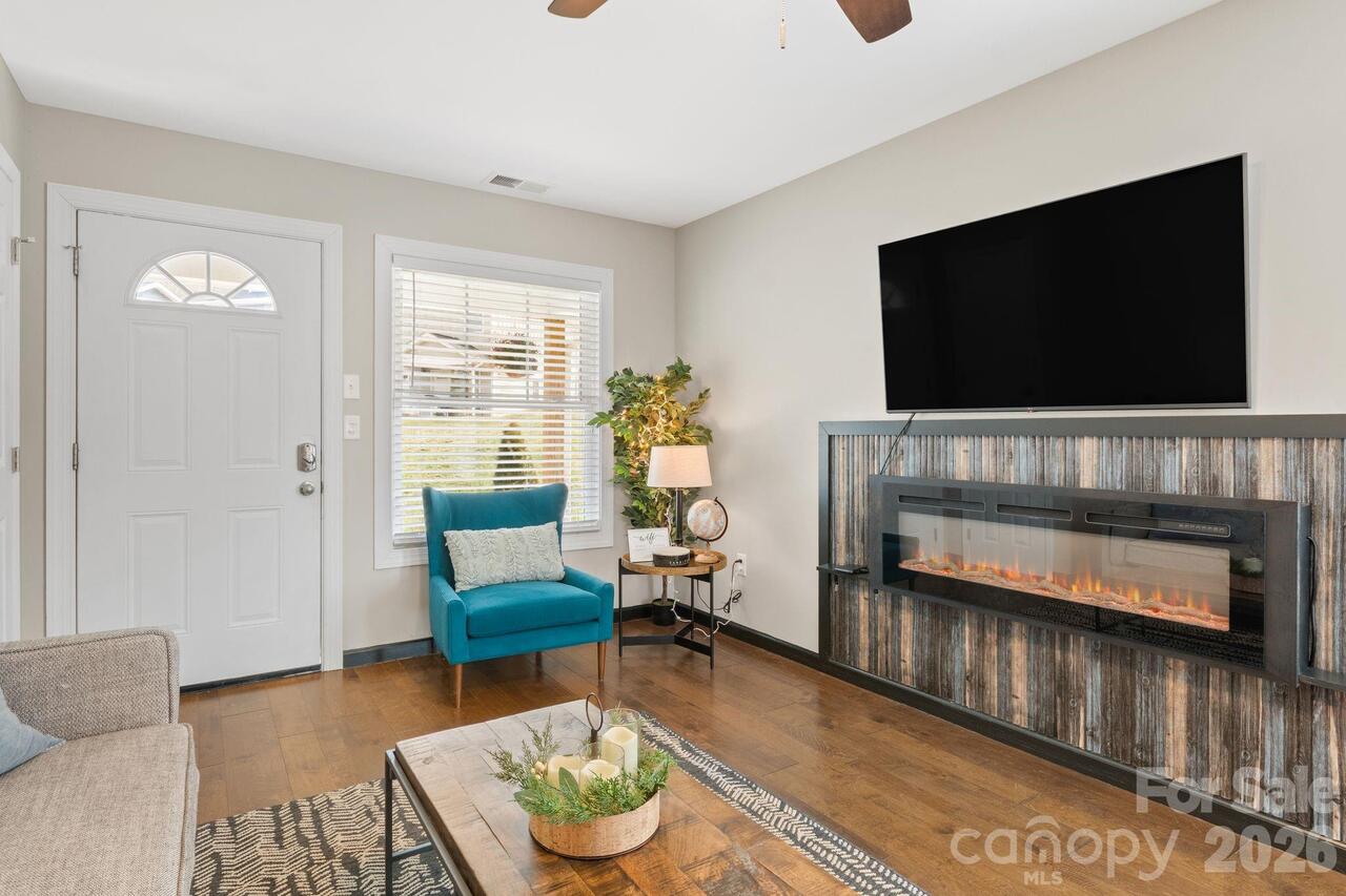 Listing Photo 6