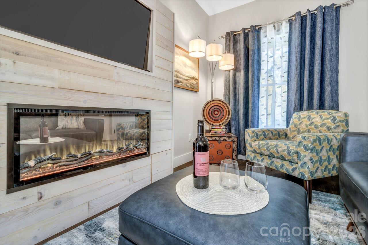 Listing Photo 8