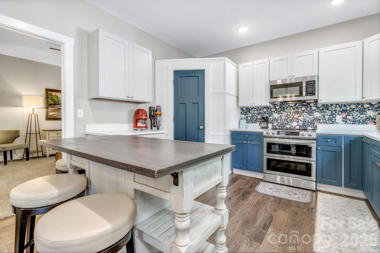 Listing Photo 11