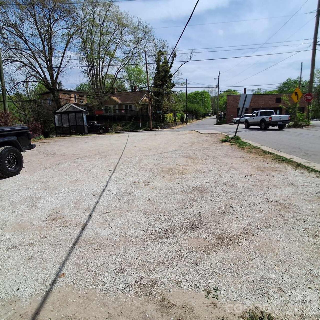 Listing Photo 11