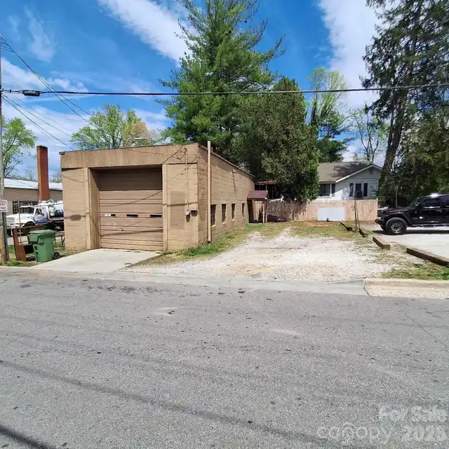 Listing Photo 6