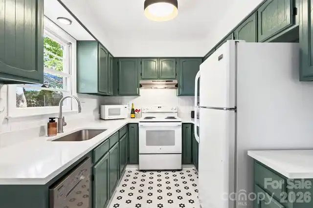 Listing Photo 10