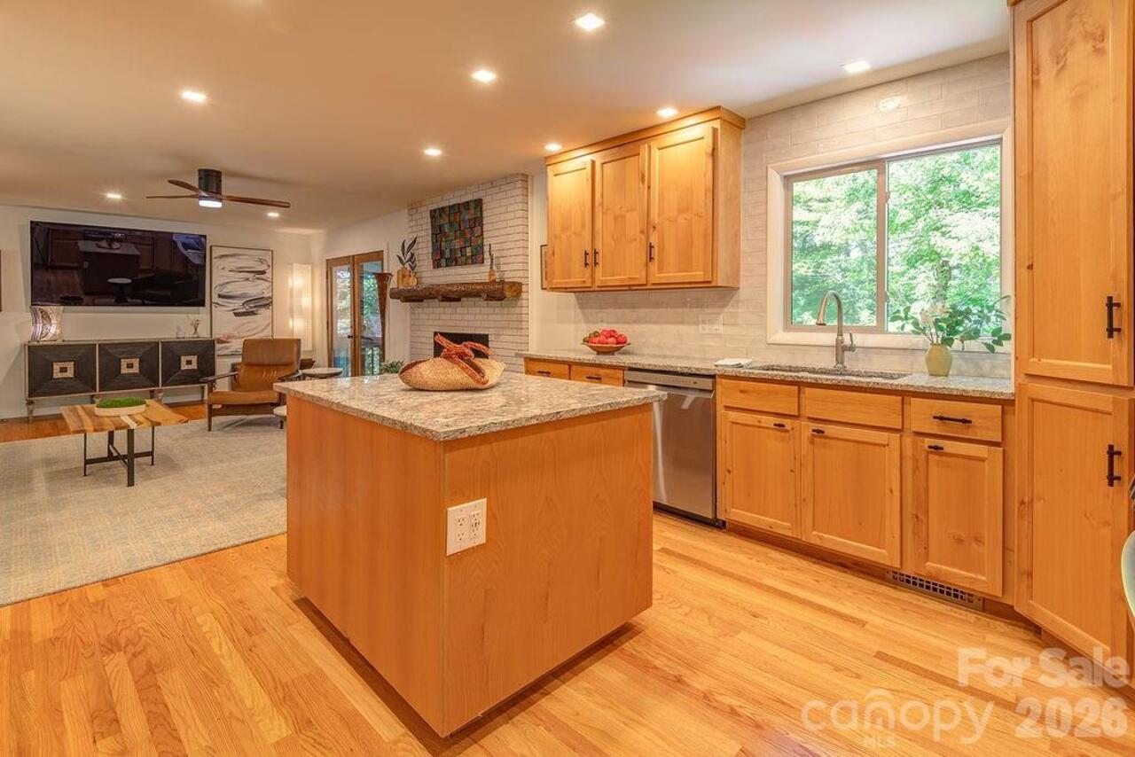 Listing Photo 18