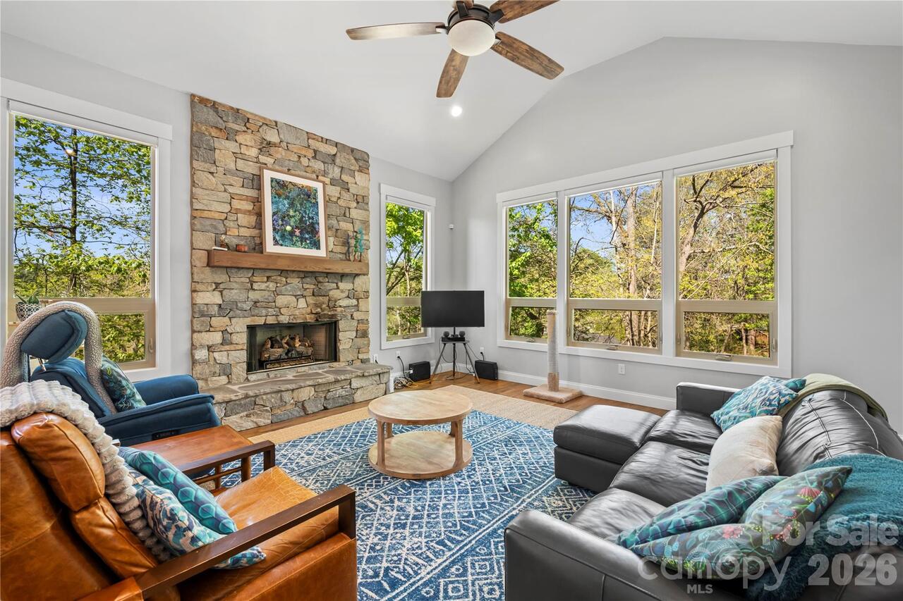 Listing Photo 7