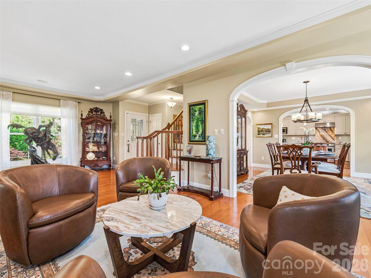 Listing Photo 11