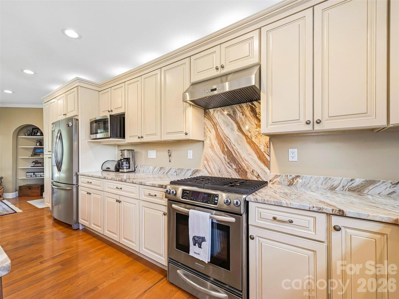 Listing Photo 16