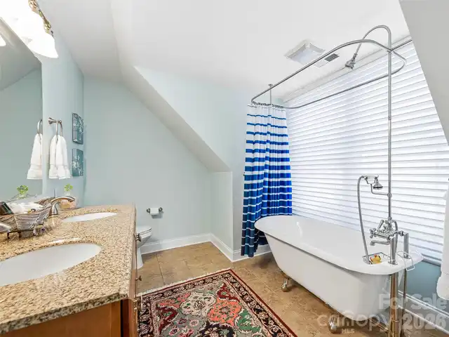 Listing Photo 28