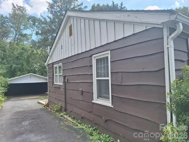 Listing Photo 7