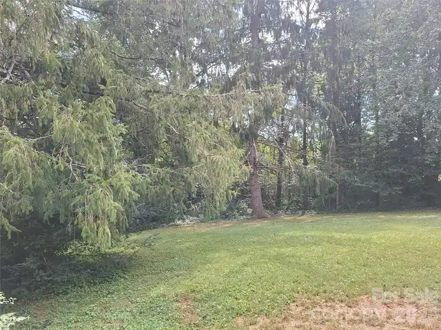 Listing Photo 9