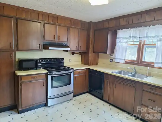 Listing Photo 17