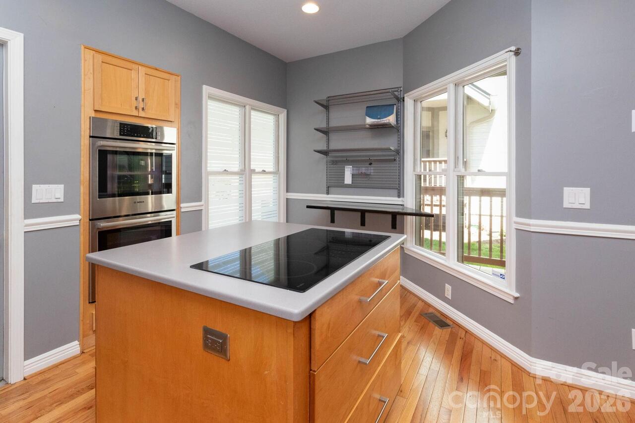 Listing Photo 10