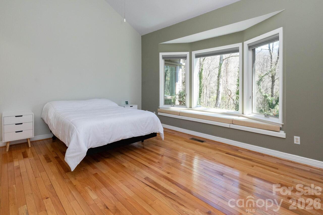 Listing Photo 13