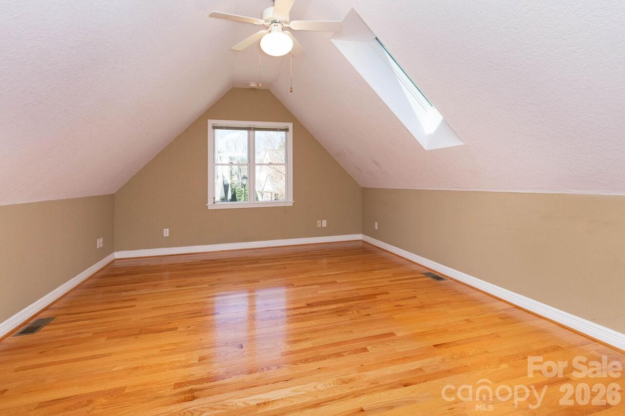 Listing Photo 21