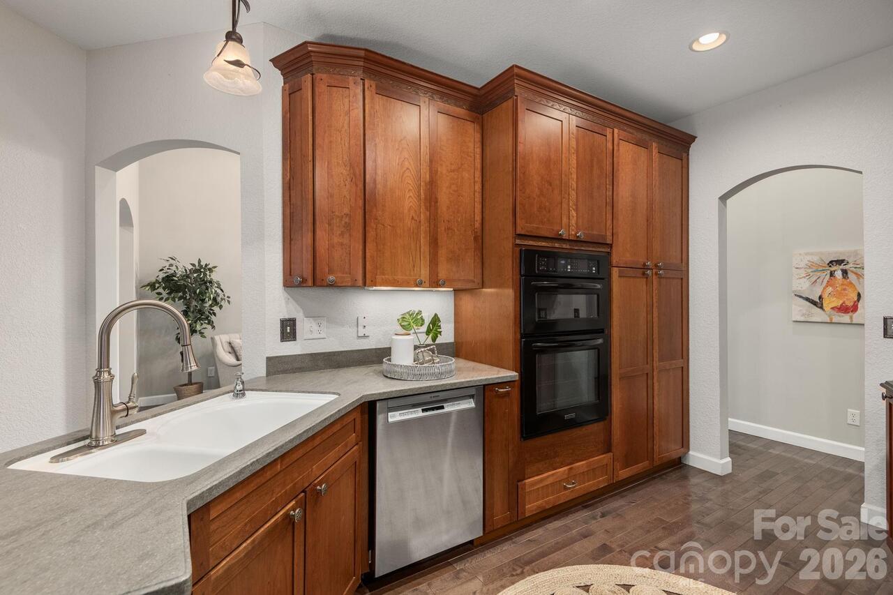 Listing Photo 11