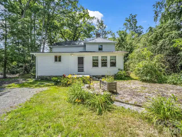 Listing Photo 10