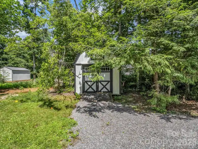 Listing Photo 16