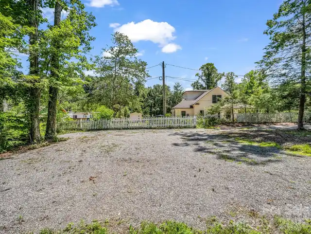 Listing Photo 17
