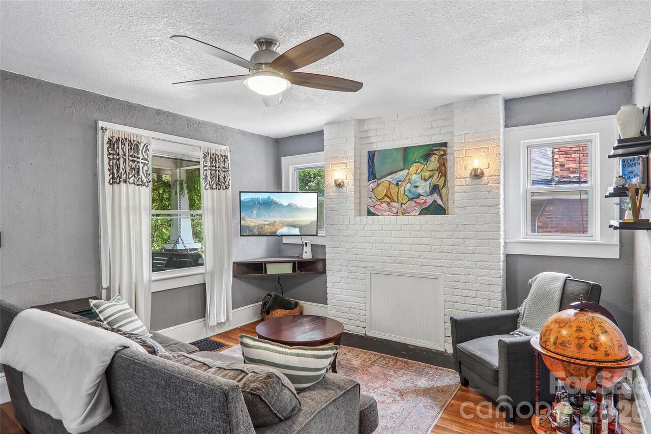 Listing Photo 6