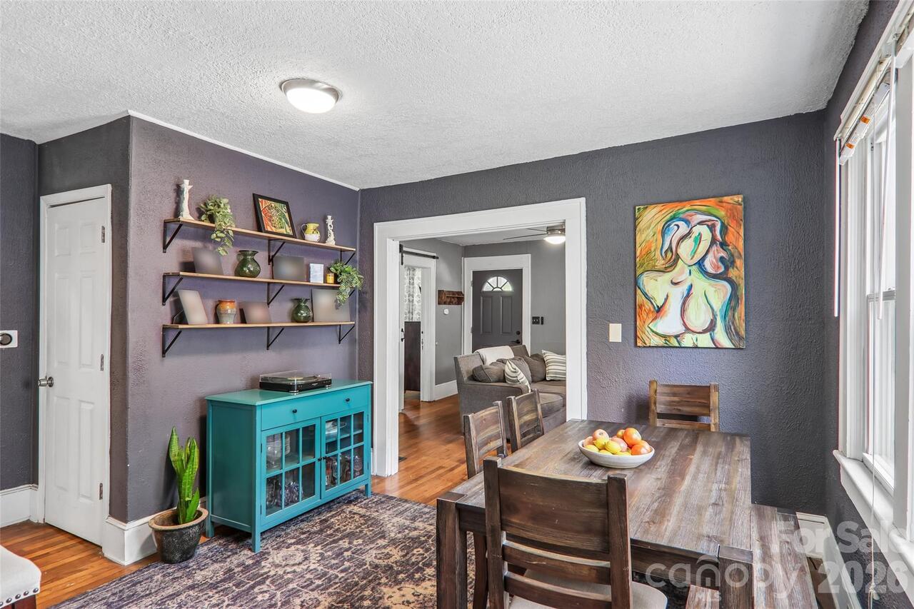Listing Photo 11