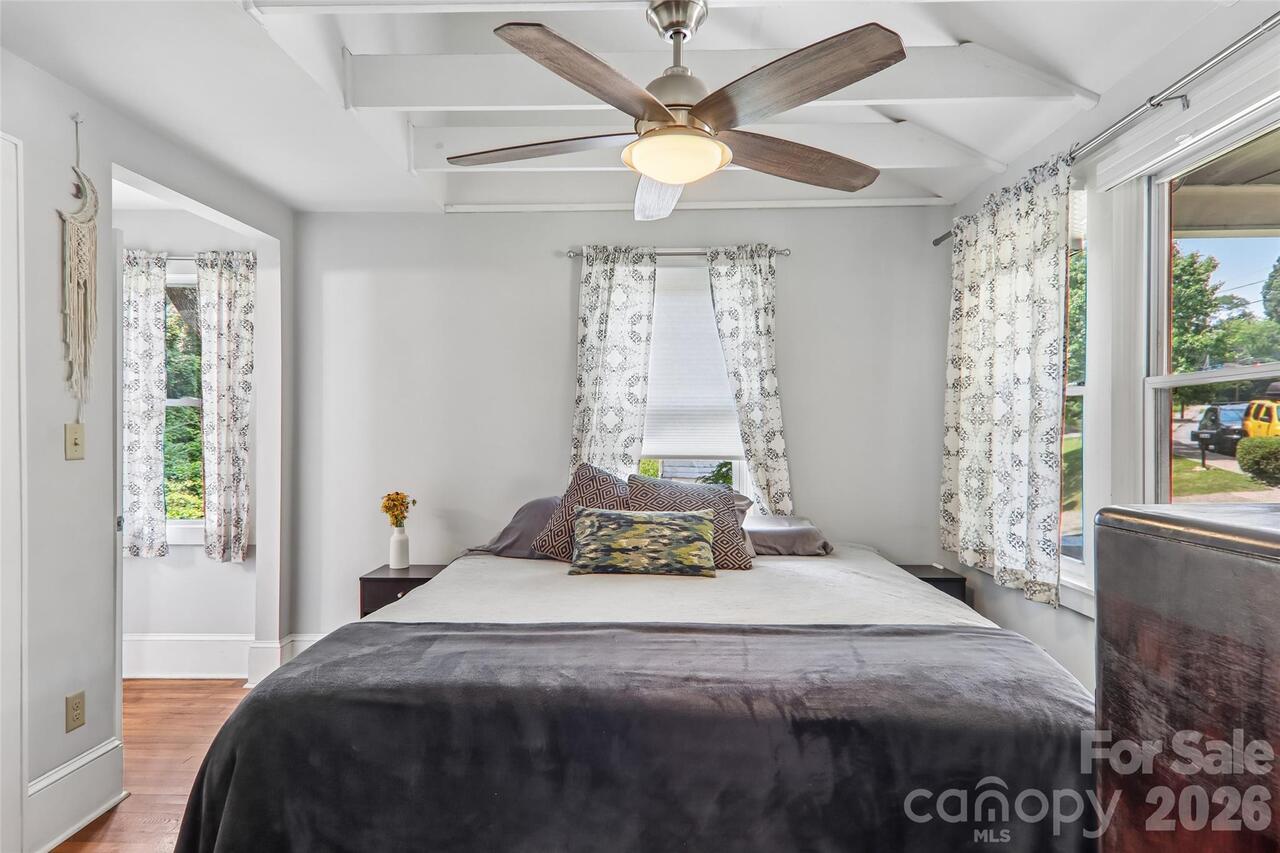 Listing Photo 18