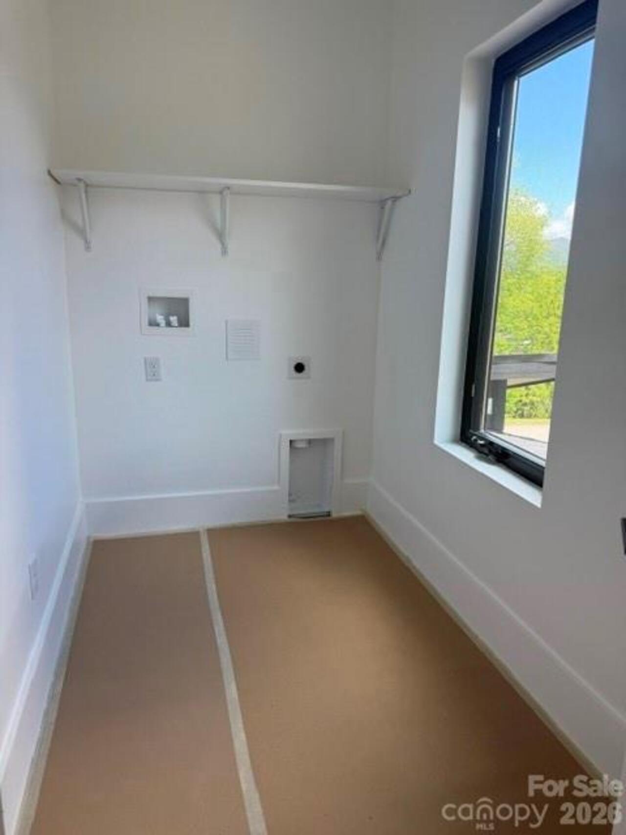 Listing Photo 9